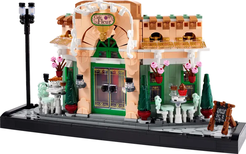 French Cafe Lego 10362